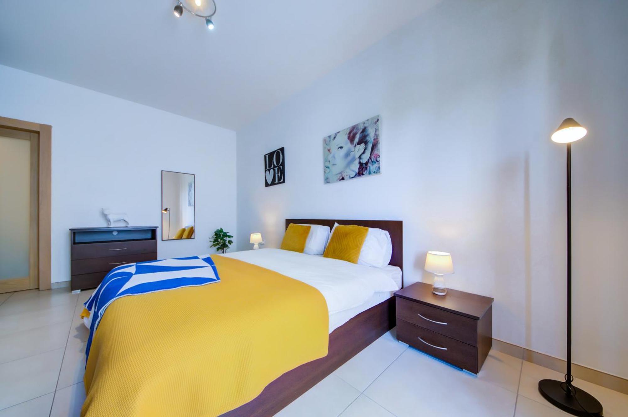 Stylish 2Br Apt With Balconies In St Julians, Paceville - Apt 6 By Vaganza Saint Julian's Luaran gambar